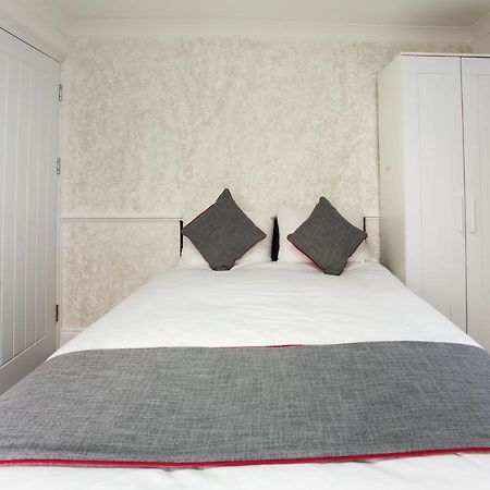 Oyo Brunel Hotel Ъксбридж Екстериор снимка