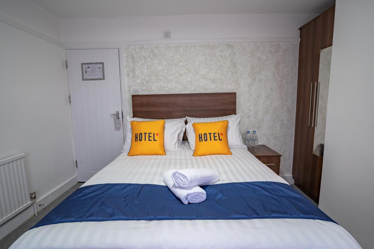 Oyo Brunel Hotel Ъксбридж Екстериор снимка