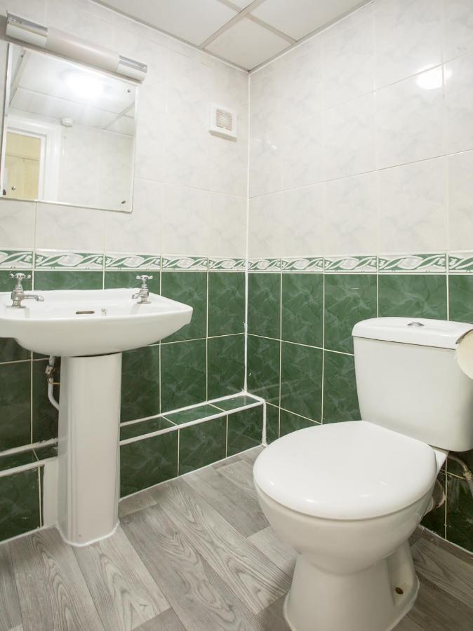 Oyo Brunel Hotel Ъксбридж Екстериор снимка